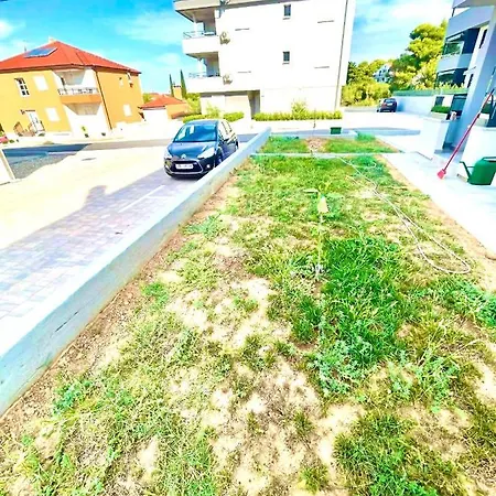 Apartman Aron *